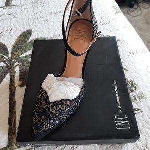 Black Lace Pump